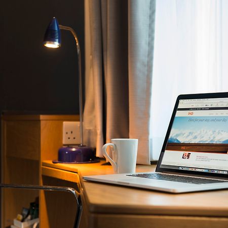 Holiday Inn Express Milton Keynes By Ihg Bagian luar foto