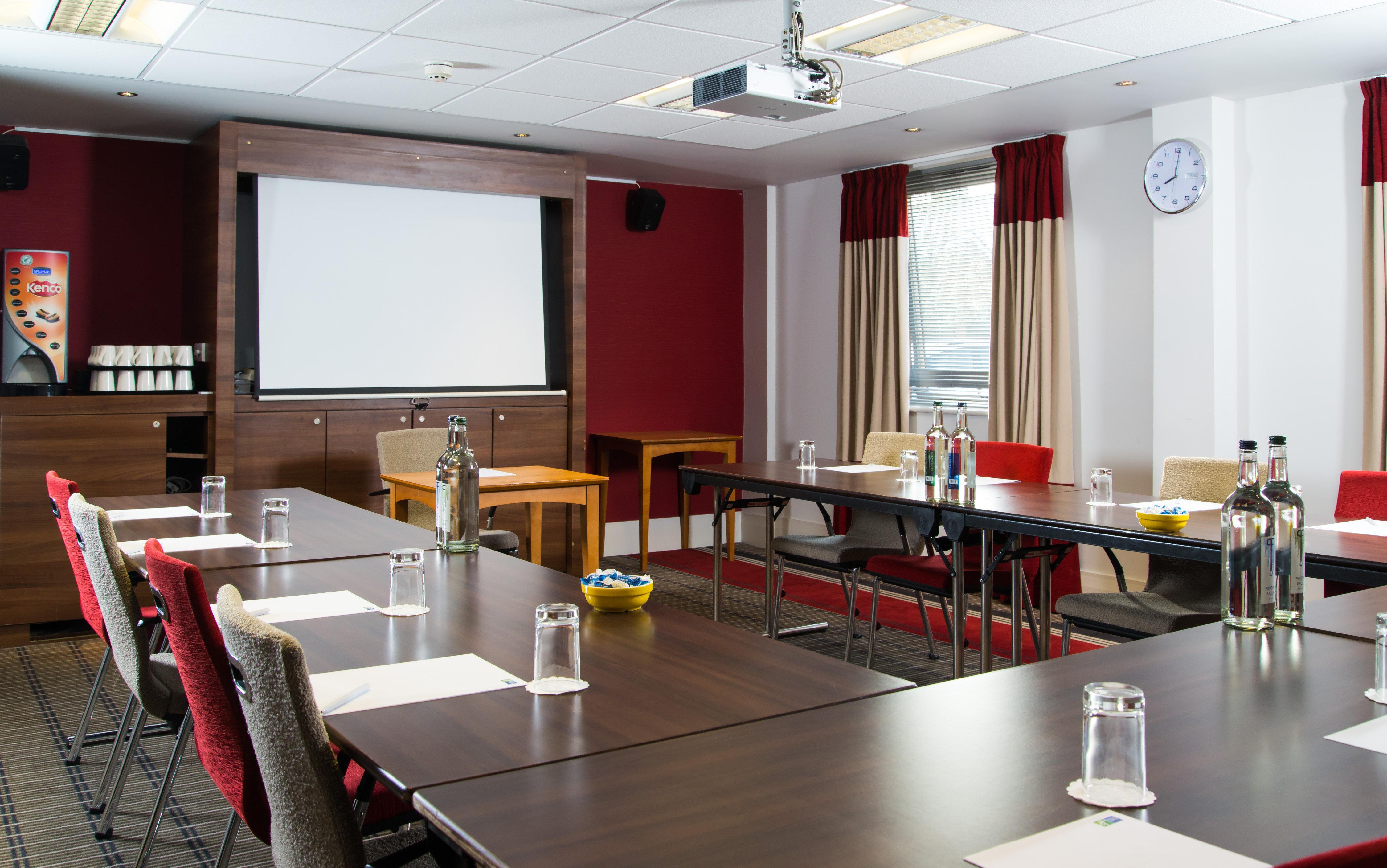 Holiday Inn Express Milton Keynes By Ihg Bagian luar foto