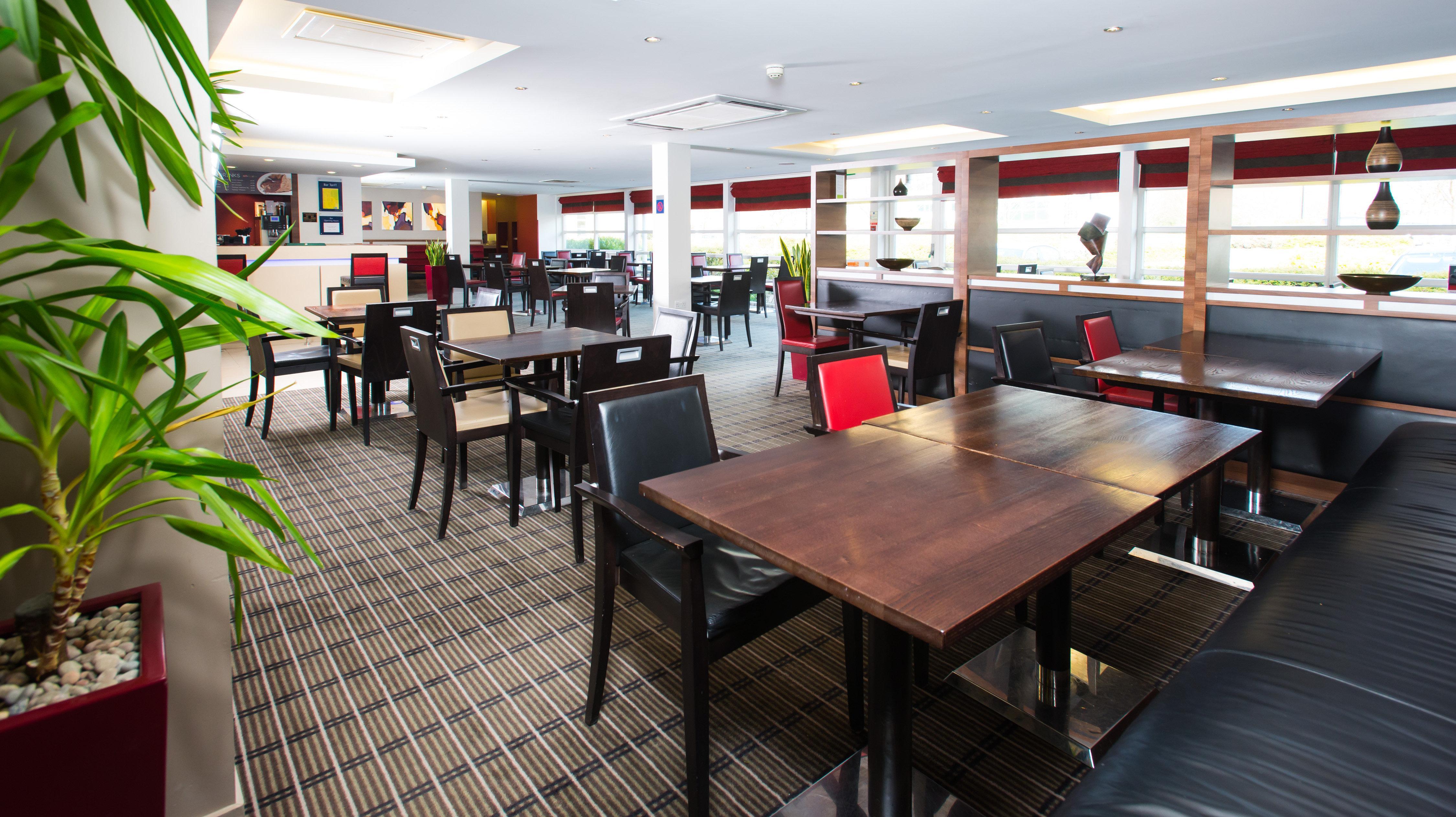 Holiday Inn Express Milton Keynes, An Ihg Hotel Bagian luar foto