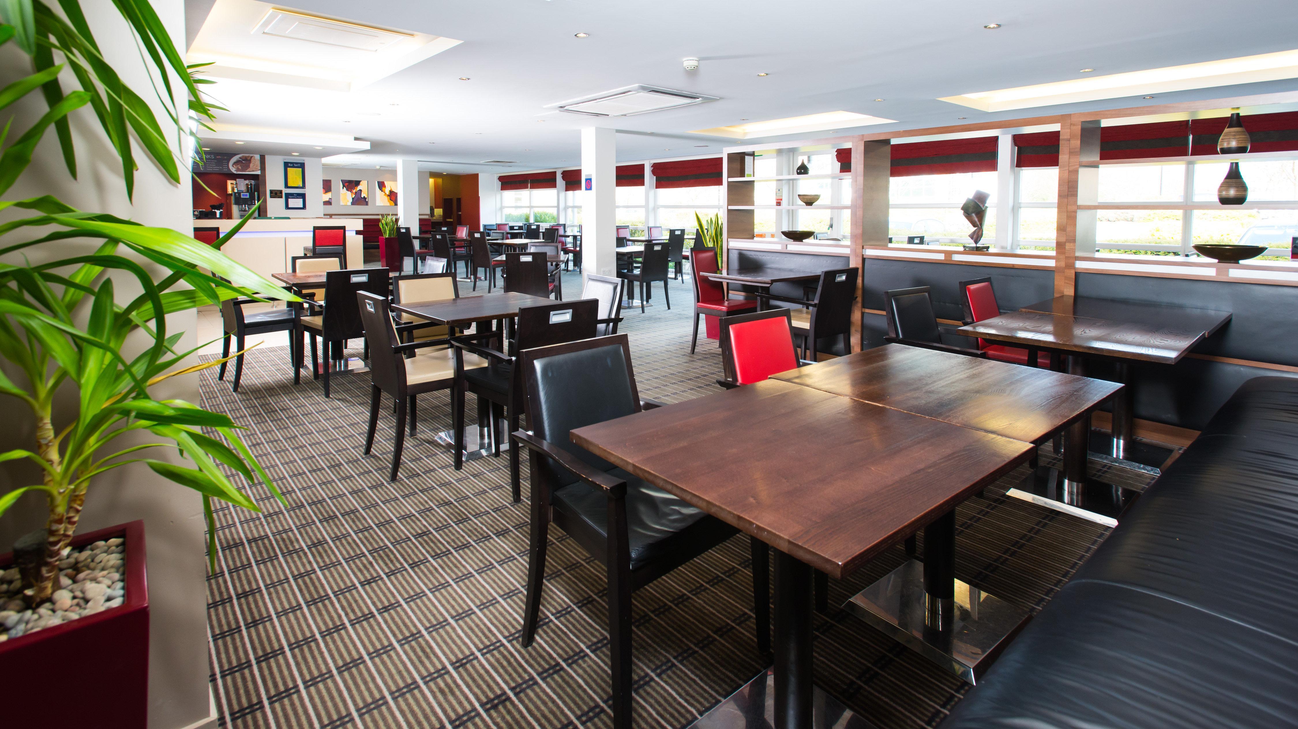 Holiday Inn Express Milton Keynes By Ihg Bagian luar foto