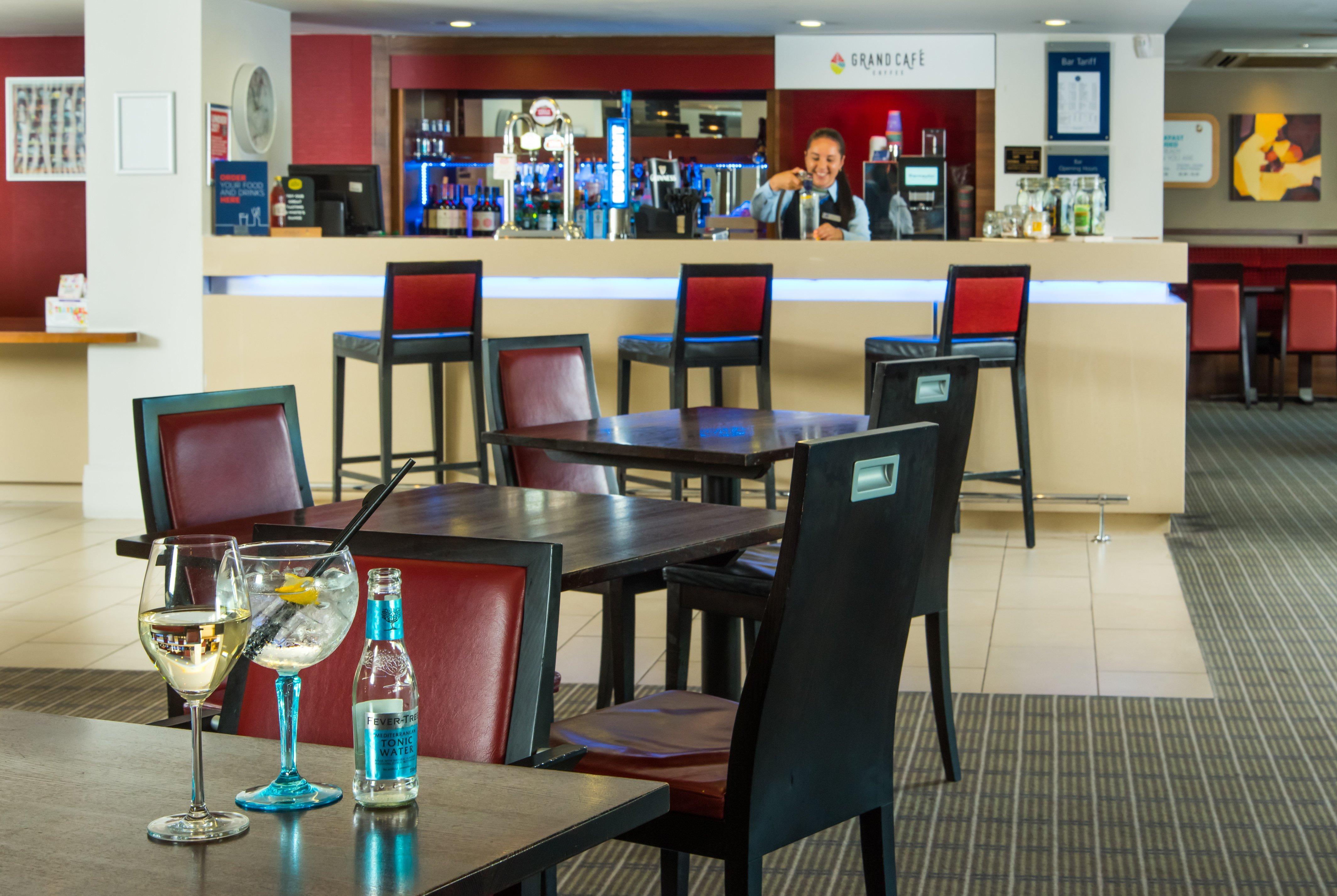 Holiday Inn Express Milton Keynes By Ihg Bagian luar foto