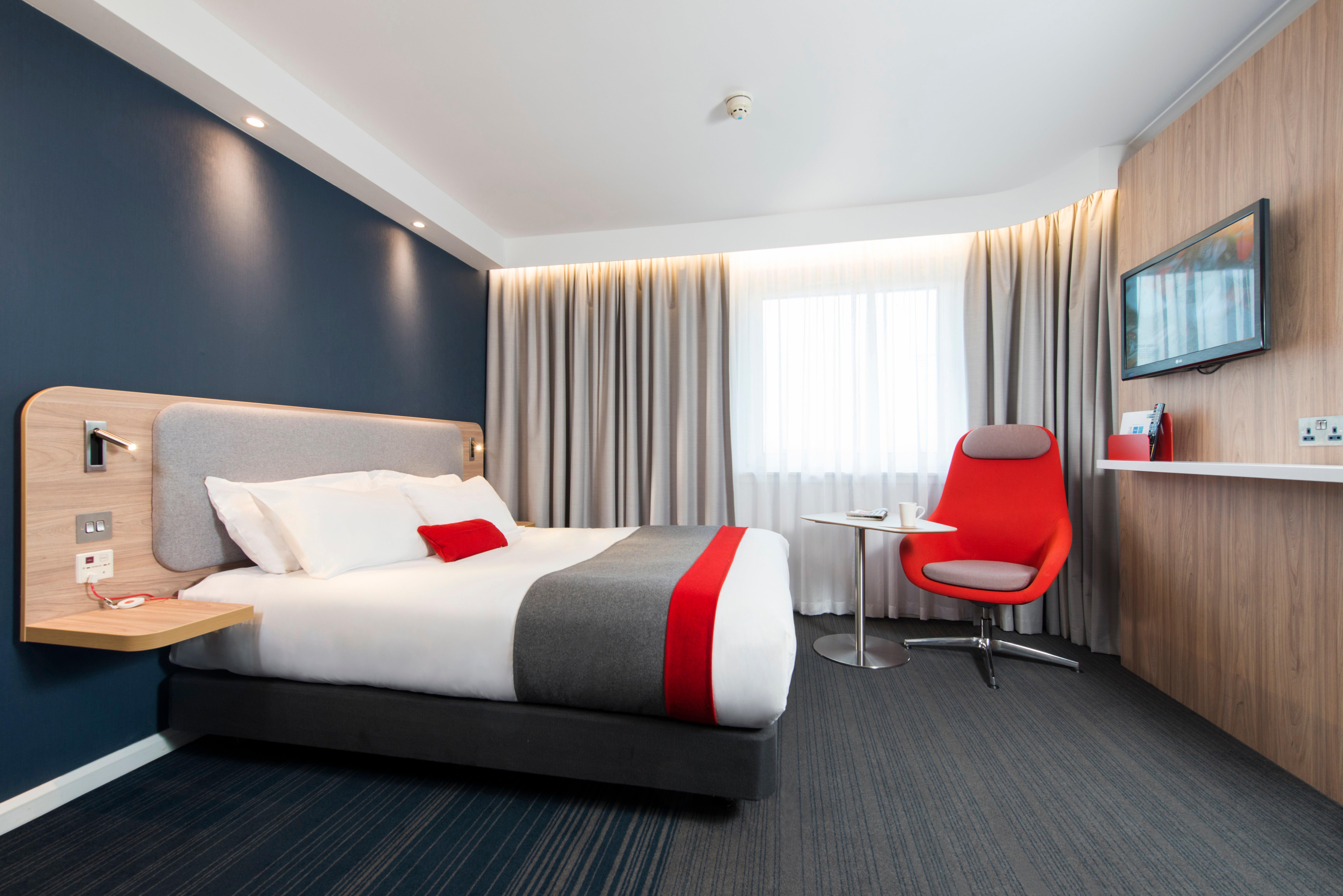 Holiday Inn Express Milton Keynes By Ihg Bagian luar foto