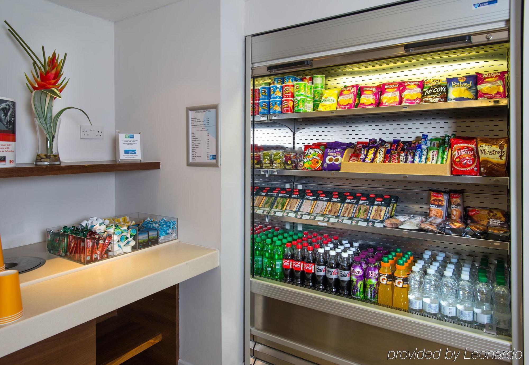 Holiday Inn Express Milton Keynes By Ihg Bagian luar foto