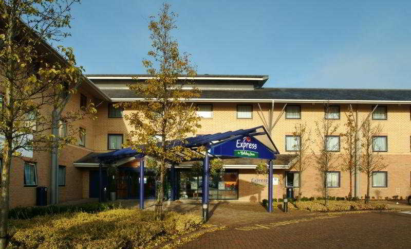 Holiday Inn Express Milton Keynes By Ihg Bagian luar foto