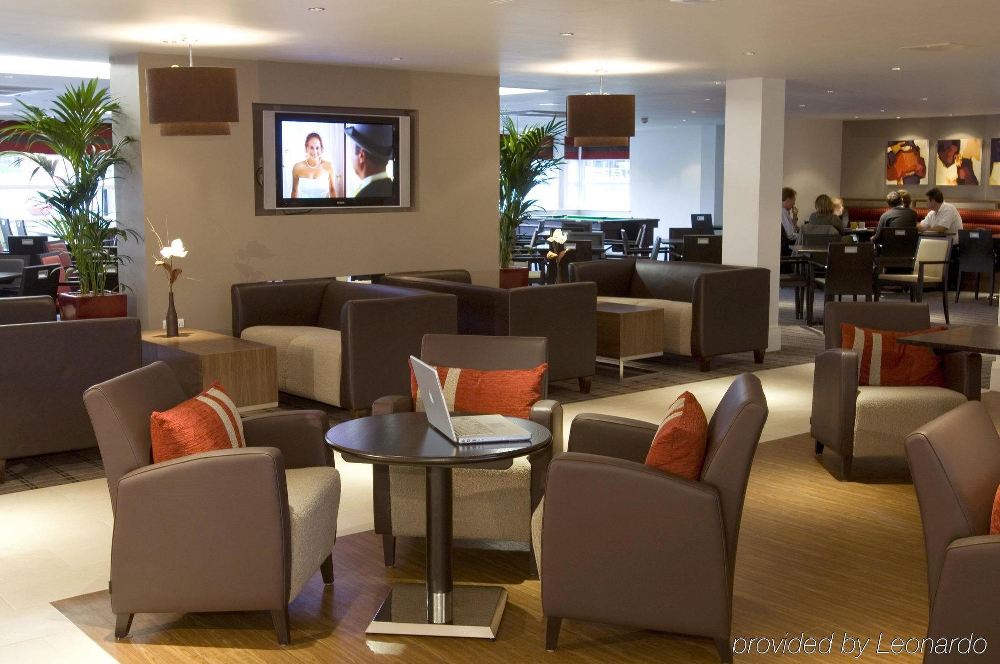 Holiday Inn Express Milton Keynes By Ihg Bagian luar foto