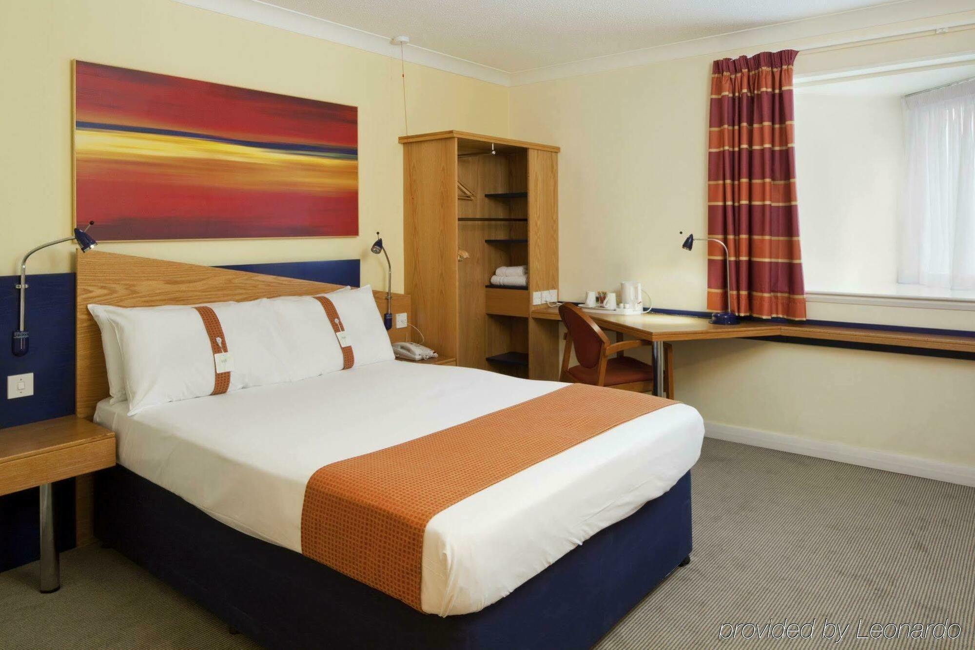 Holiday Inn Express Milton Keynes By Ihg Bagian luar foto