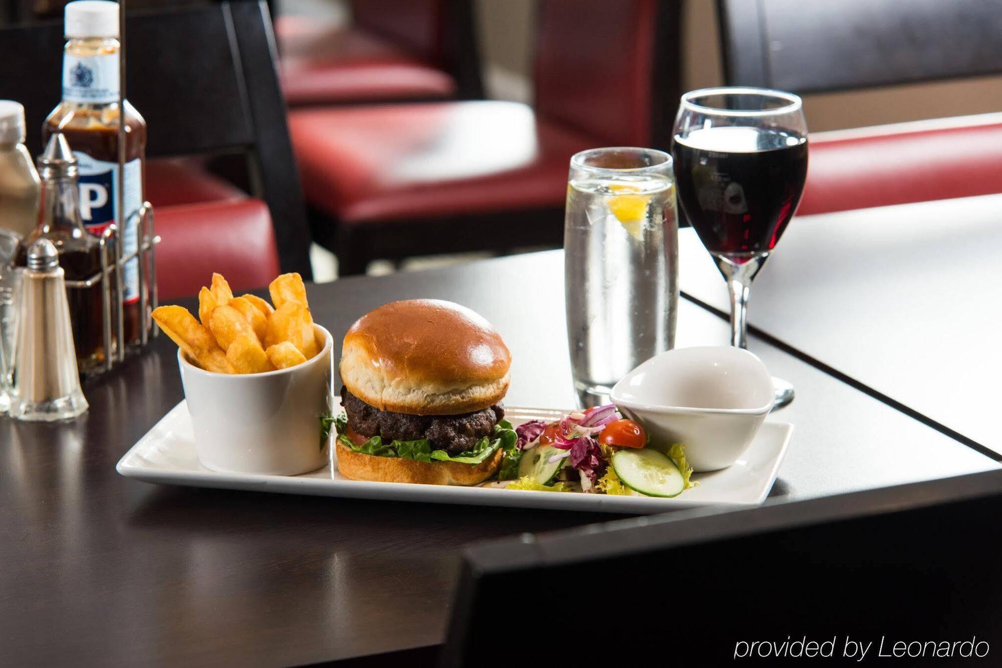 Holiday Inn Express Milton Keynes By Ihg Bagian luar foto